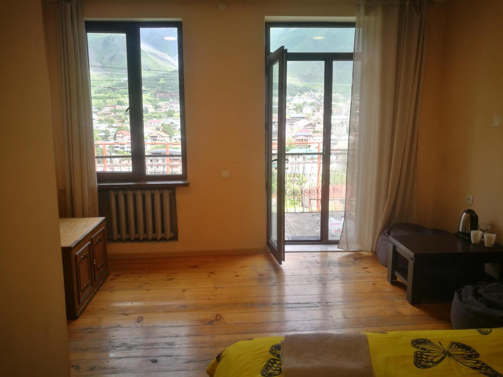 Belas Guesthouse Kazbegi Εξωτερικό φωτογραφία