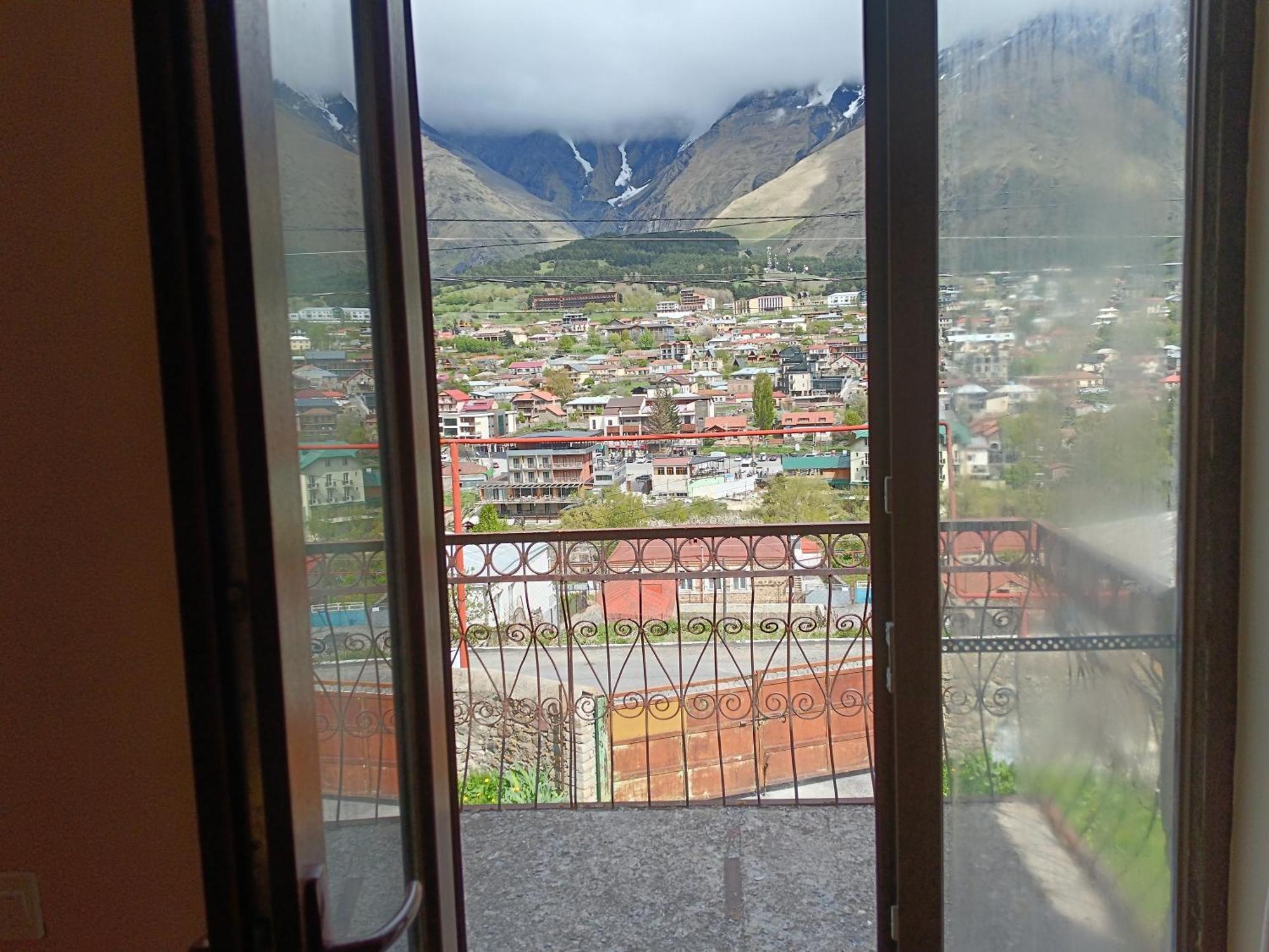 Belas Guesthouse Kazbegi Δωμάτιο φωτογραφία